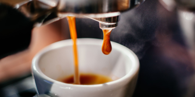 Cà phê Espresso là gì? Sự khác biệt giữa cà phê pha phin với cà phê Espresso